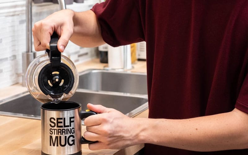 https://cdn2.inspireuplift.com/wp-content/uploads/2020/01/Self-Stirring-Coffee-Mug-2.jpg