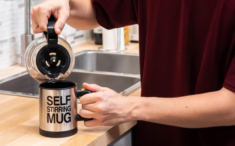 Self-Stirring Coffee Mug