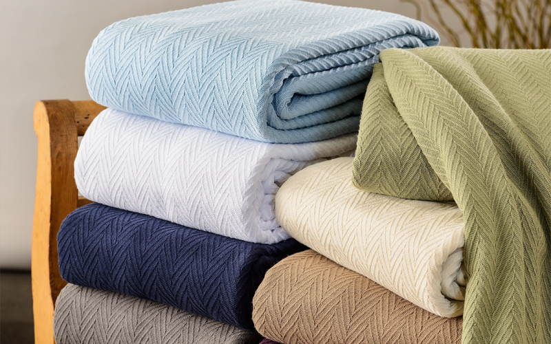 21 Types of blankets A Guide categorized by fabric season Uses