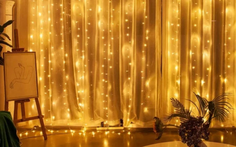 https://cdn2.inspireuplift.com/wp-content/uploads/2020/03/Fairy-Curtain-Lights.jpg