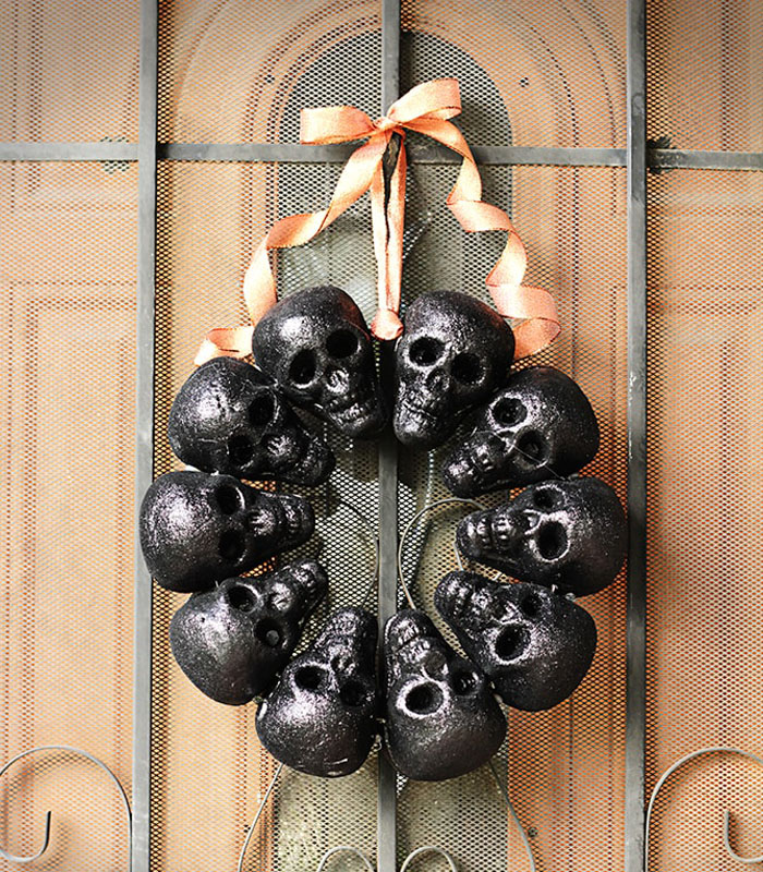 Creepy Skull Halloween Wreaths for Front Door Ideas