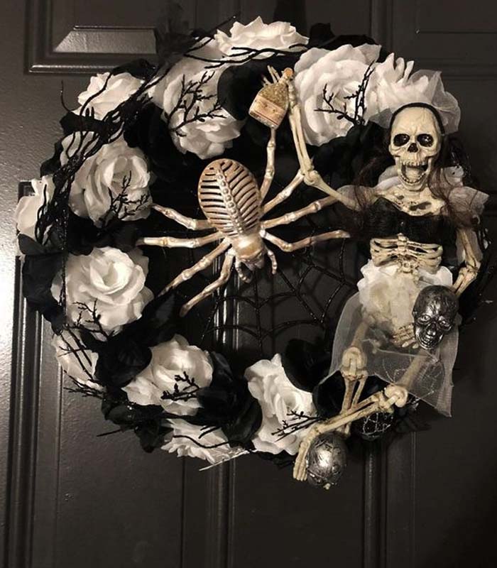 Scariest Halloween Wreath, “Ghost Partying With Spider”