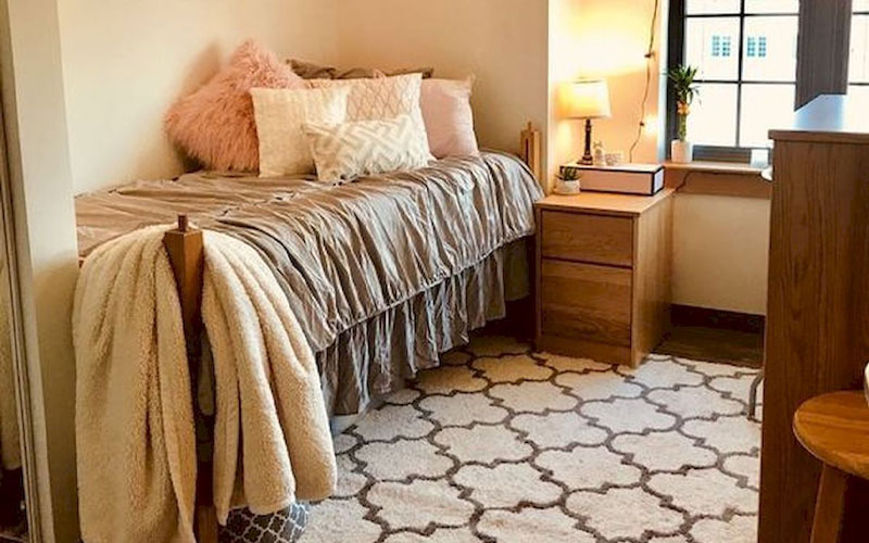 Spread Rugs & Covers to enhance the coziness