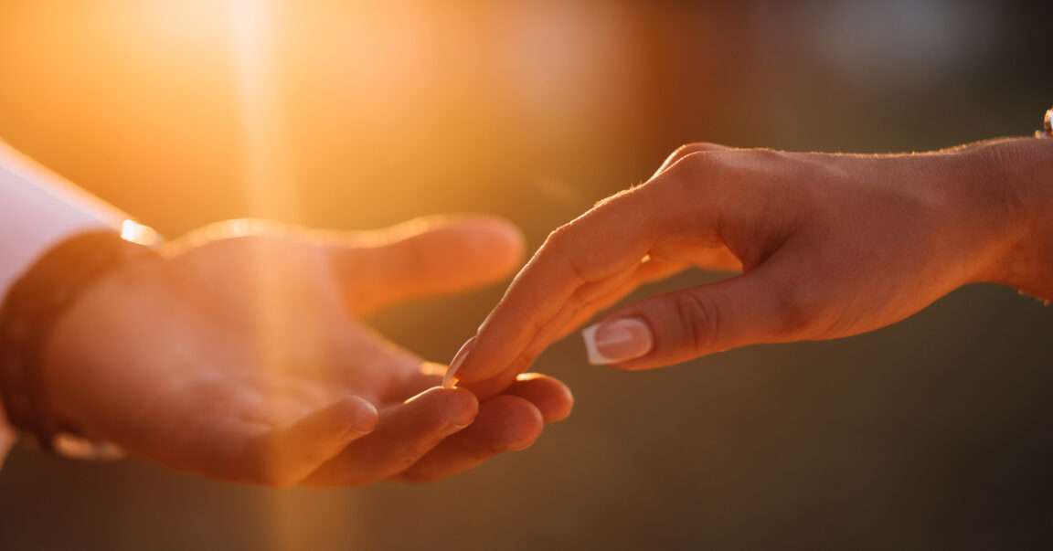 Guide On 11 Signs Of Twin Flame Reunion & How You Should Act