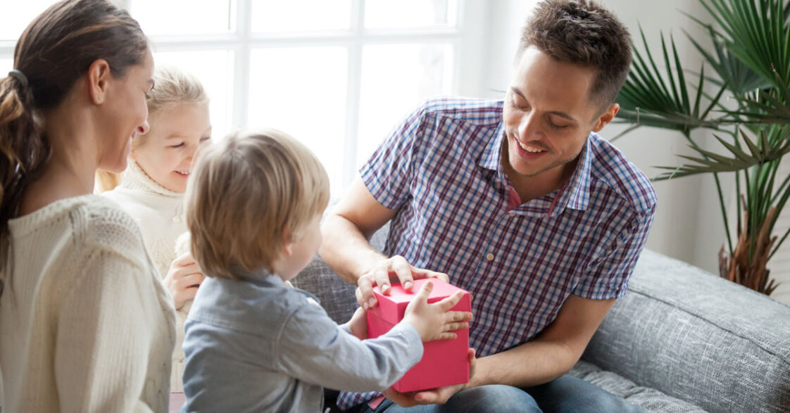 Uncle Presents Celebrate Aunts & Uncles Day with These 41 Incredible Gifts
