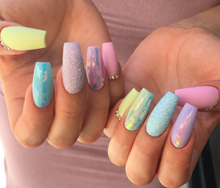 40 Gorgeous Summer Coffin Acrylic Nails Ideas That Will Inspire You |  Manicura de uñas, Uñas postizas de gel, Uñas acrílicias de gel