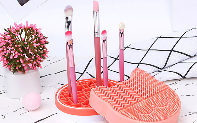 Silicone Makeup Brush Cleaner And Storage Rack