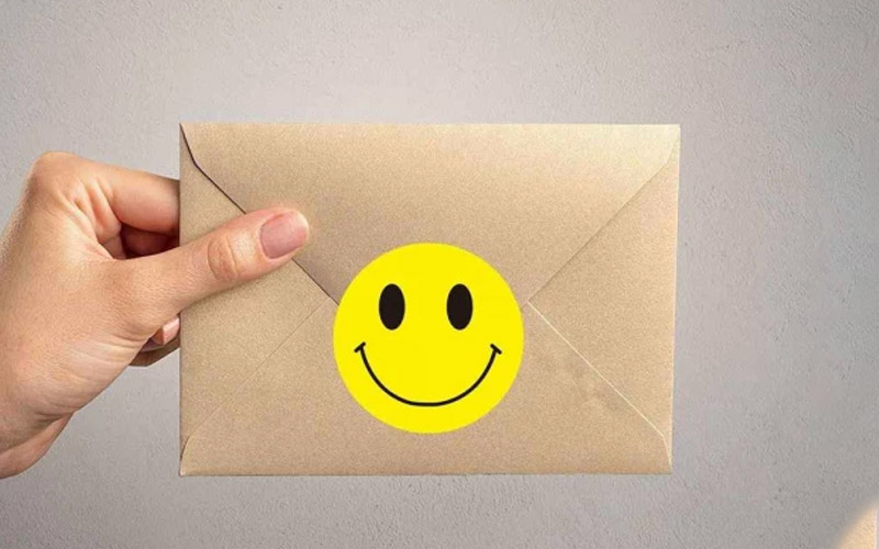 500 PCs Multipurpose Smiley Face Sticker Roll