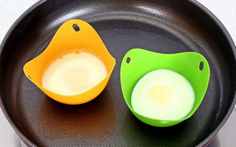 Arched Edges Multifunctional Silicone Egg Poacher