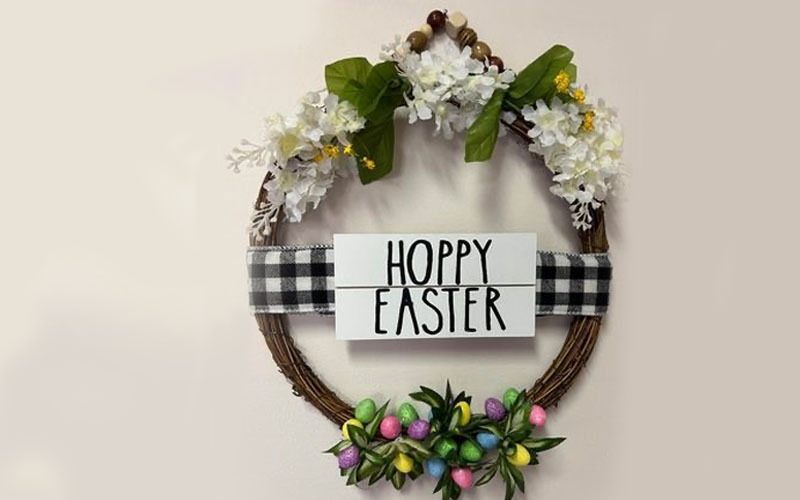 Hoppy Easter wall hanging