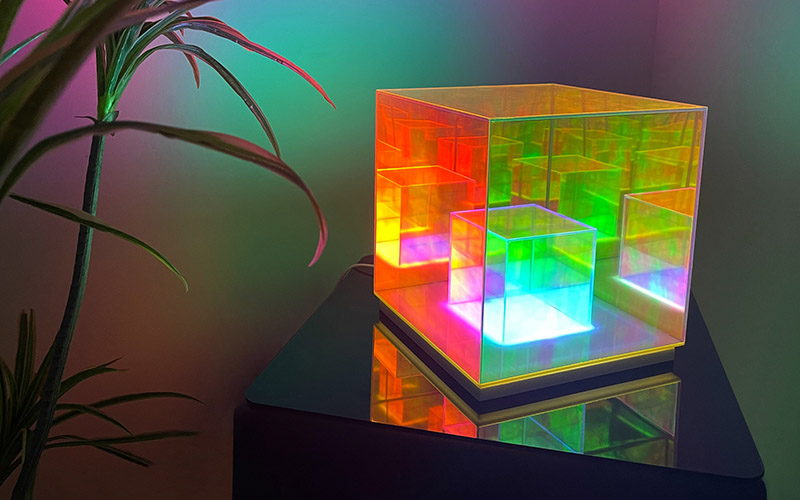 Magic Chamber Cube Table Lamp