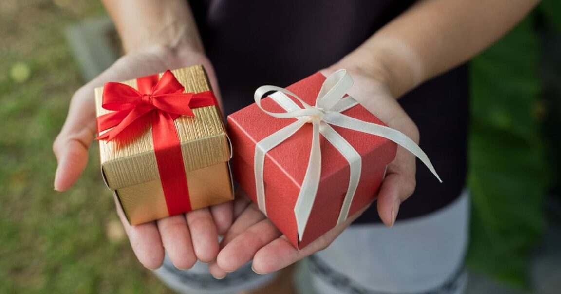 15+ Gifts For Ocean Lovers That Will Have Them Diving