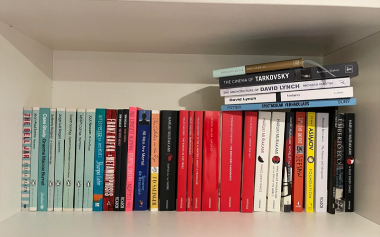 14 Ways To Organize Books (With & Without A Bookshelf)