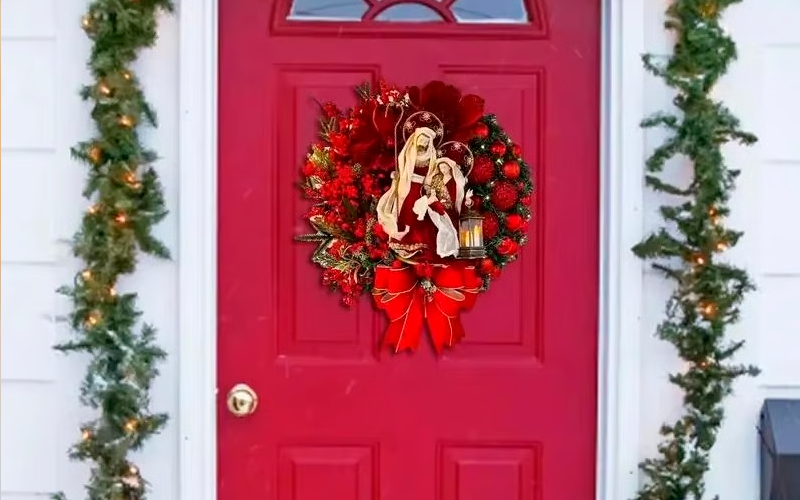 Elegant Pre Lit Christmas Wreath for Front Door