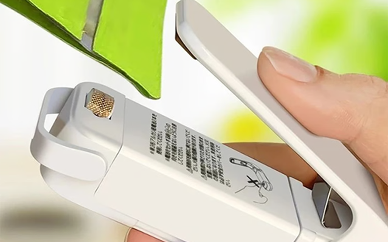 Bag Sealer With Fridge Magnet